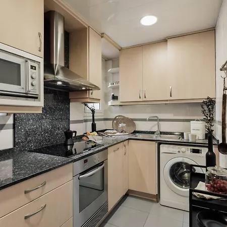 Nampi - 2 Bedrooms And Balcony In El Poblenou Διαμέρισμα *